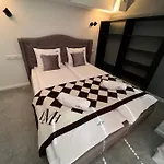 Neon Aparthotel 3*