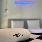Lägenhetshotell Neon 3*
