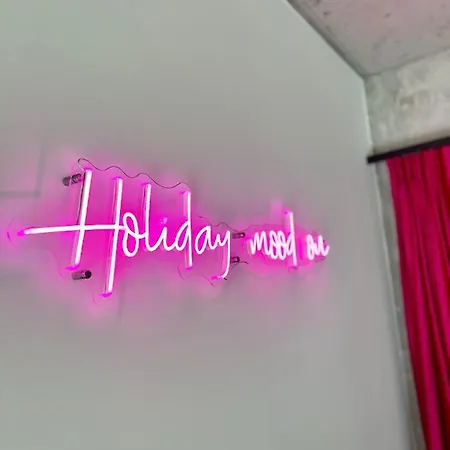 Hotel apartamentowy Neon *