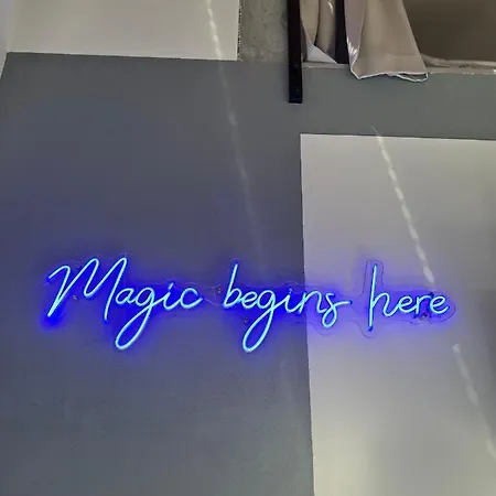 Neon 3*