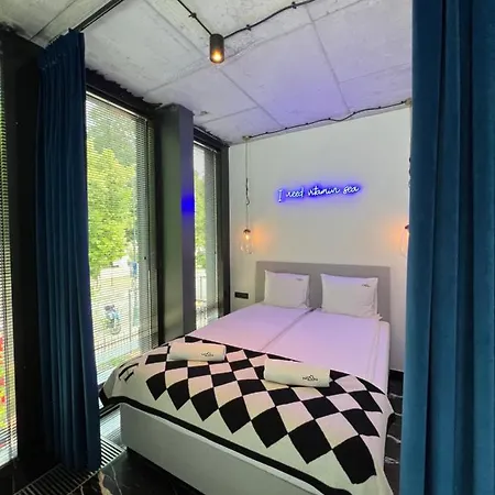 Hotel apartamentowy Neon