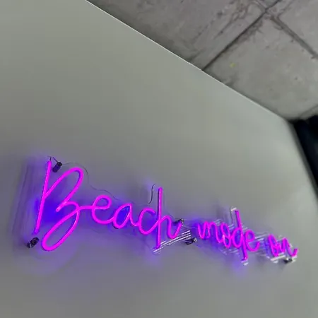 Neon *