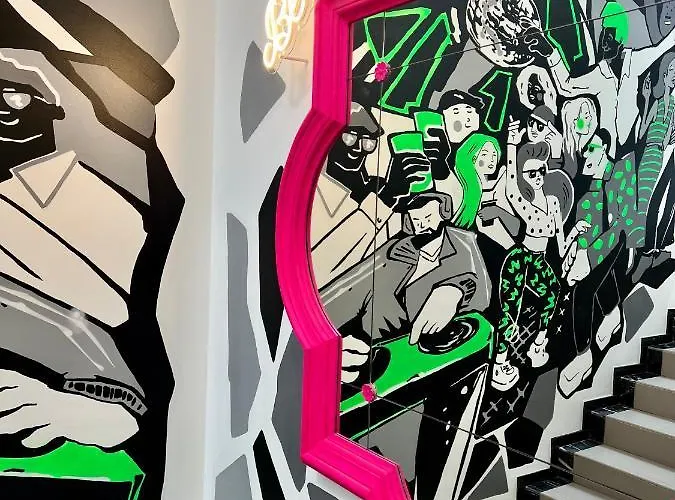 Neon شقة فندقية