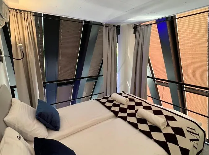 Neon شقة فندقية 3*