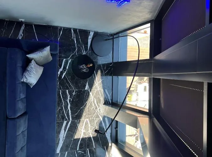 Neon شقة فندقية