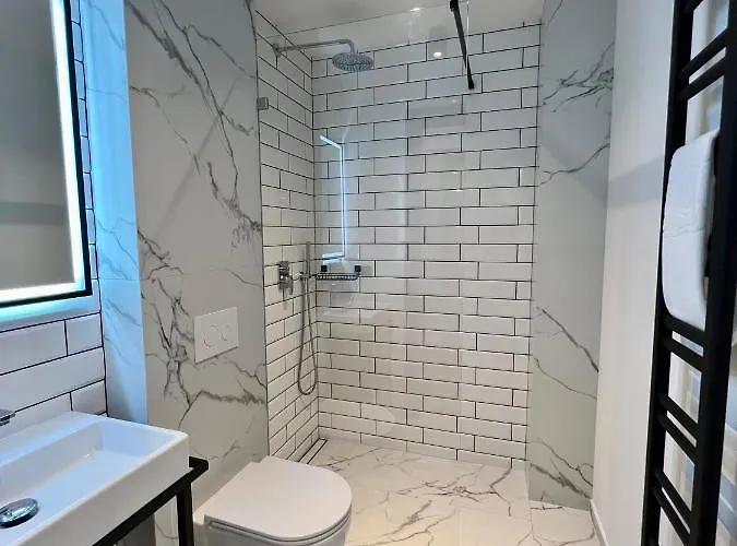 Neon شقة فندقية 3*